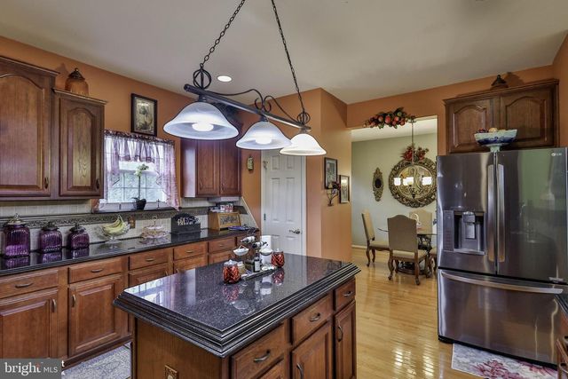 1327 WHEATLAND AVE, Pennsburg, PA 18073