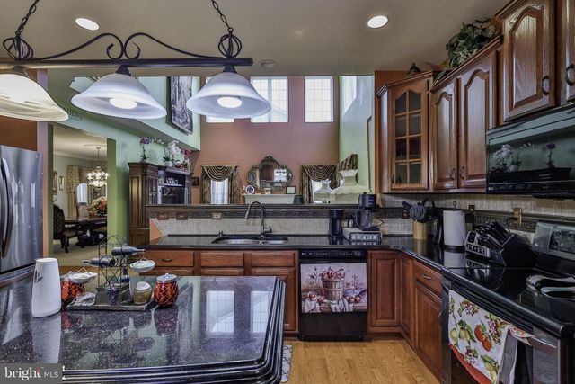 1327 WHEATLAND AVE, Pennsburg, PA 18073