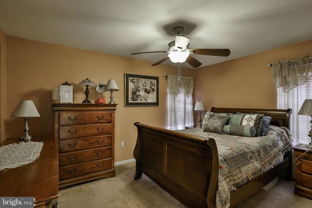1327 WHEATLAND AVE, Pennsburg, PA 18073