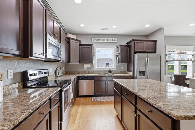 118 N Lou Sawyer RD, Moyock, NC 27958