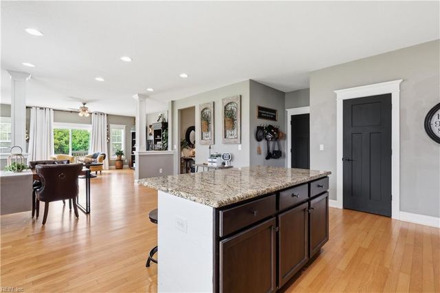 118 N Lou Sawyer RD, Moyock, NC 27958