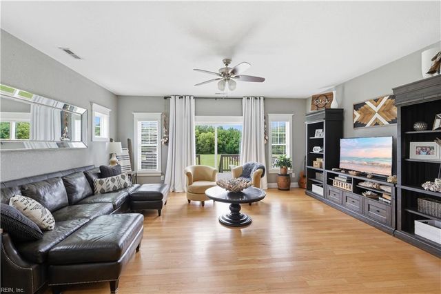 118 N Lou Sawyer RD, Moyock, NC 27958