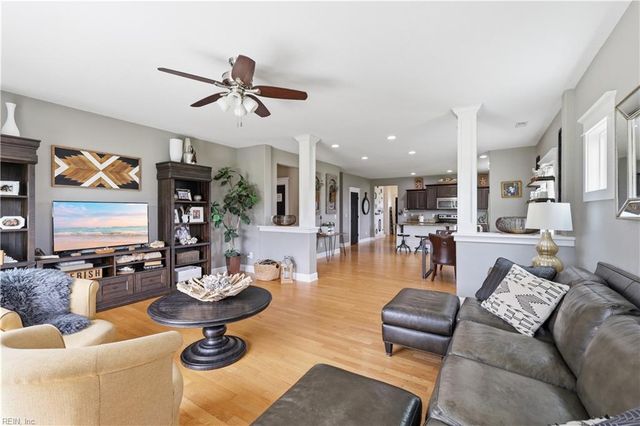 118 N Lou Sawyer RD, Moyock, NC 27958