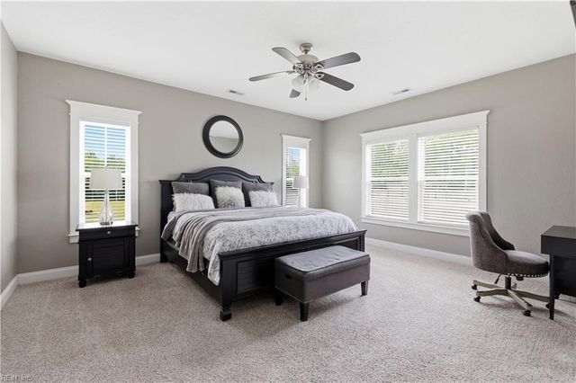 118 N Lou Sawyer RD, Moyock, NC 27958