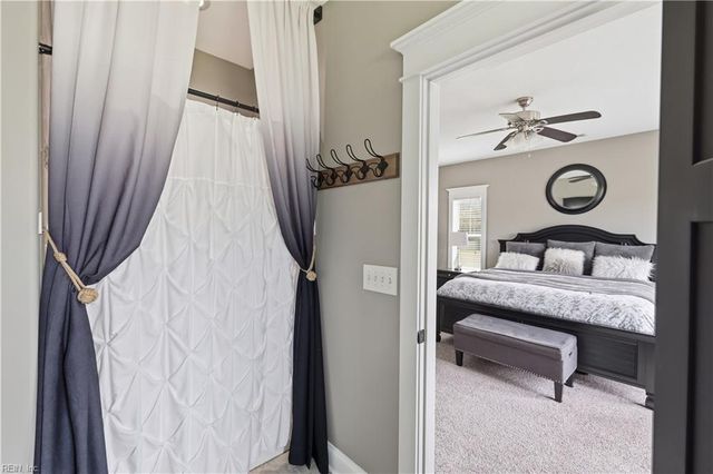 118 N Lou Sawyer RD, Moyock, NC 27958