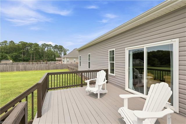 118 N Lou Sawyer RD, Moyock, NC 27958