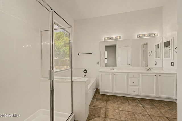 530 S BAHAMA Drive, Gilbert, AZ 85296