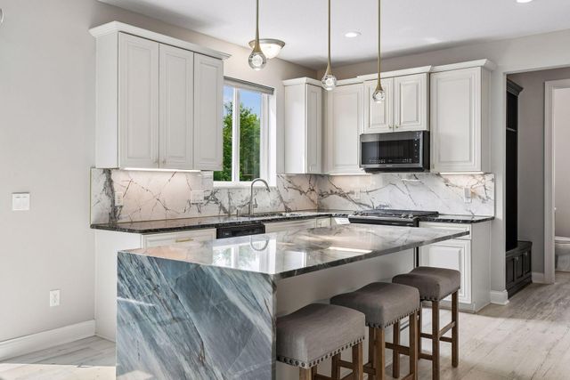 18001 Gleaming Court, Lakeville, MN 55044