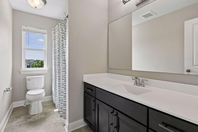 18001 Gleaming Court, Lakeville, MN 55044