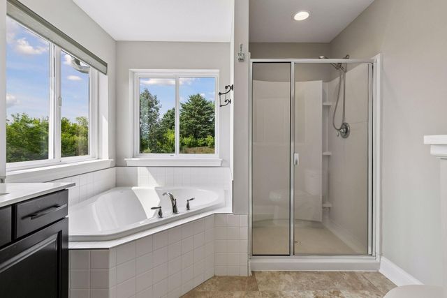 18001 Gleaming Court, Lakeville, MN 55044