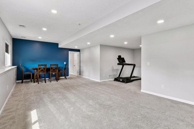 18001 Gleaming Court, Lakeville, MN 55044