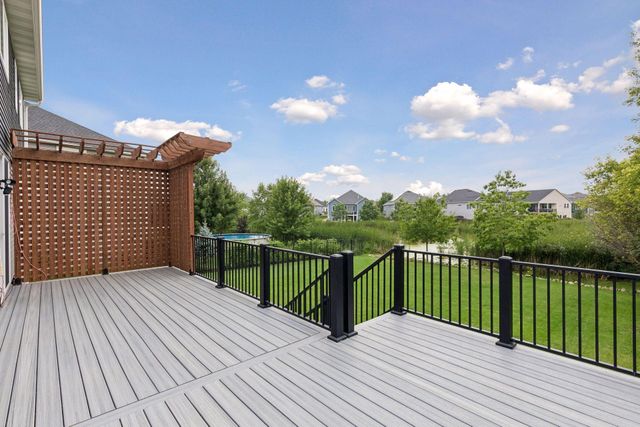 18001 Gleaming Court, Lakeville, MN 55044