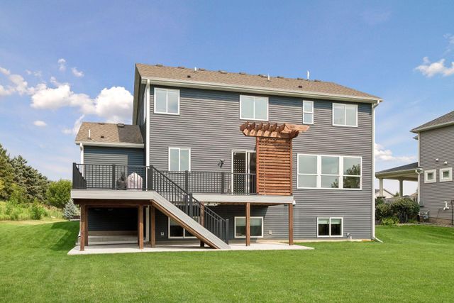 18001 Gleaming Court, Lakeville, MN 55044