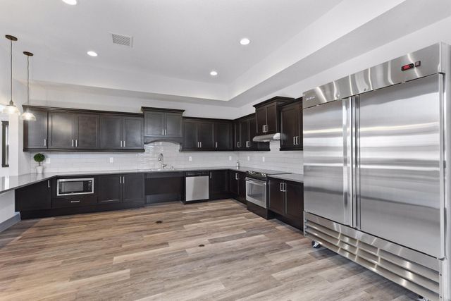 18001 Gleaming Court, Lakeville, MN 55044