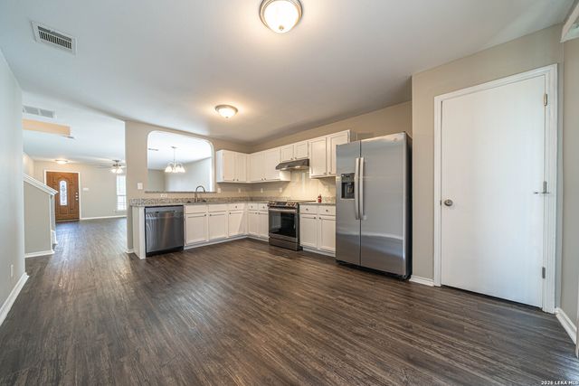 427 Silver Bit, San Antonio, TX 78227