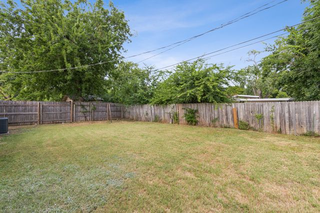 1721 Del Rancho Drive, Irving, TX 75061