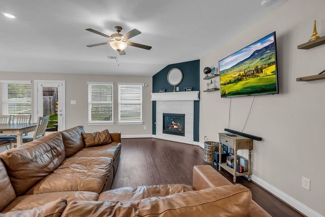 1917 Canyon Live Oak Street, Conroe, TX 77304