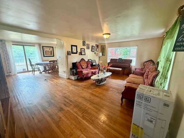 237 Summer St, Brockton, MA 02302