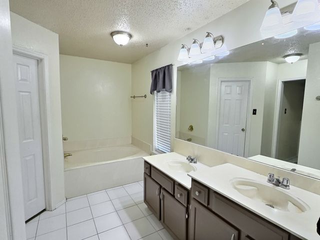 2806 Amberton Place, Euless, TX 76040