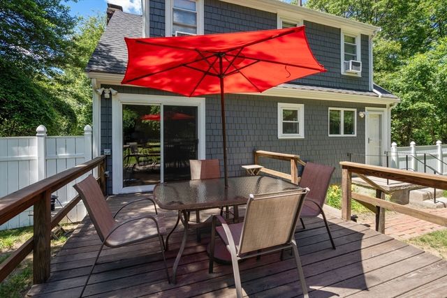 71 Capen St, Milton, MA 02186