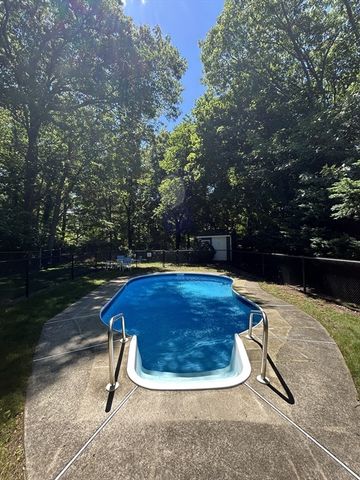 71 Capen St, Milton, MA 02186