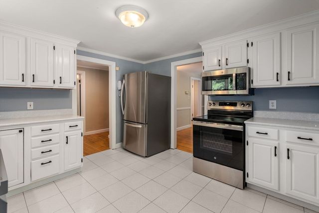 71 Capen St, Milton, MA 02186