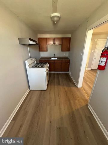 330 W 21ST ST, Chester, PA 19013