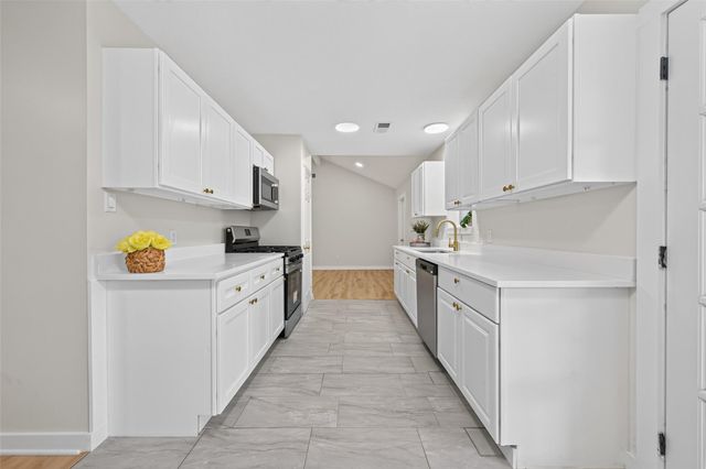 6418 Standing Oaks Street, Houston, TX 77050