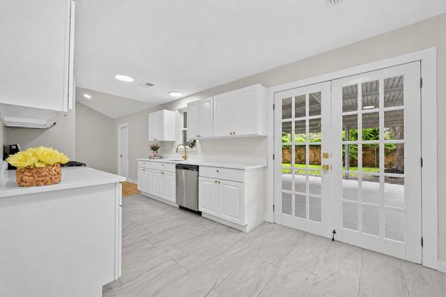 6418 Standing Oaks Street, Houston, TX 77050