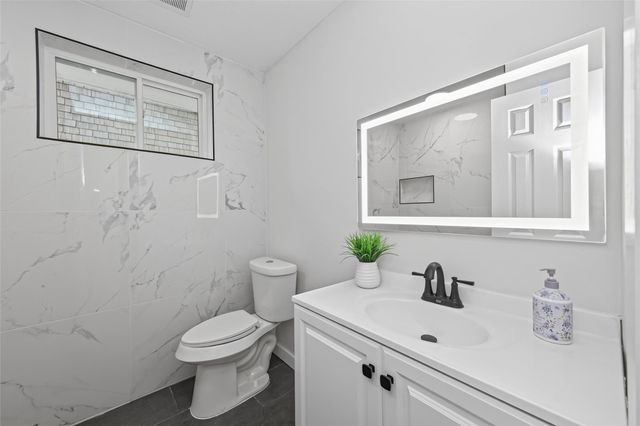 6418 Standing Oaks Street, Houston, TX 77050