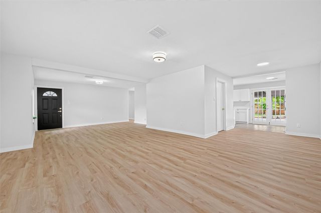 6418 Standing Oaks Street, Houston, TX 77050