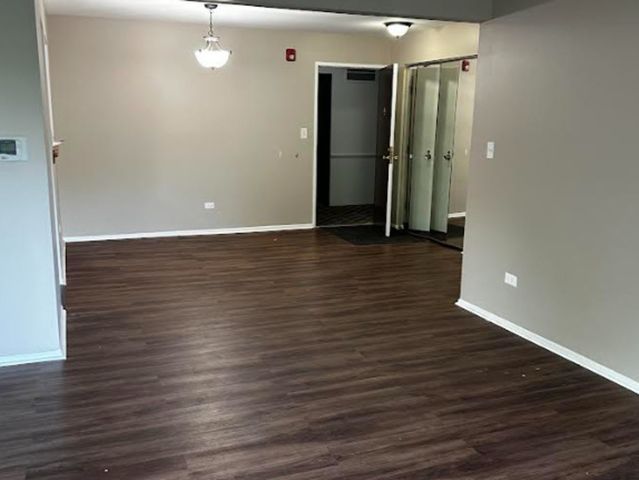 445 S Cleveland Avenue 403, Arlington Heights, IL 60005