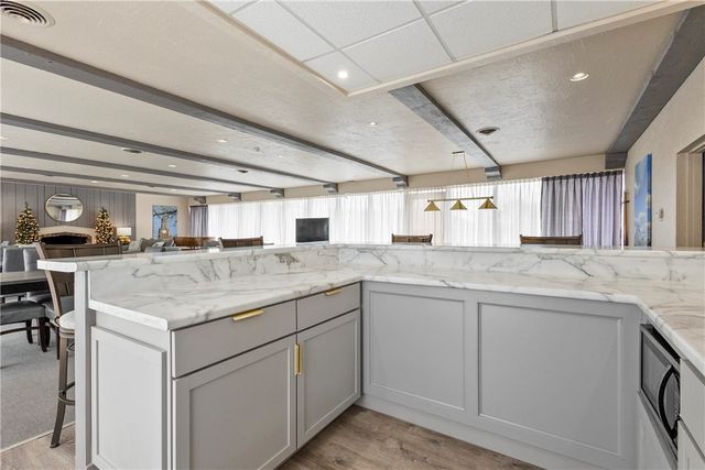 201 Grant 202, Sewickley, PA 15143