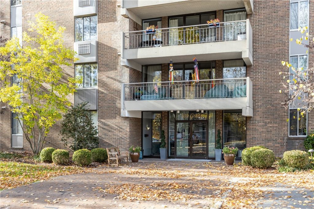 201 Grant 202, Sewickley, PA 15143