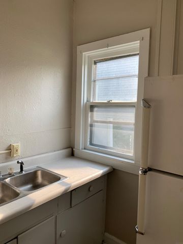 706 W 12th Street, Cedar Falls, IA 50613