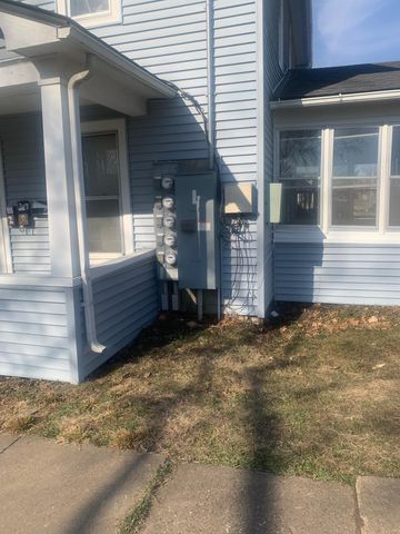 706 W 12th Street, Cedar Falls, IA 50613