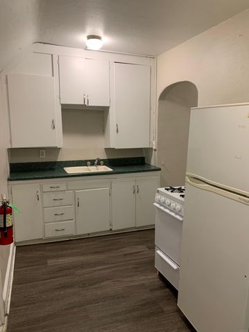 706 W 12th Street, Cedar Falls, IA 50613