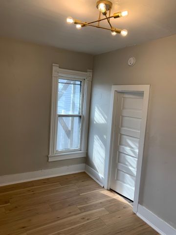 706 W 12th Street, Cedar Falls, IA 50613