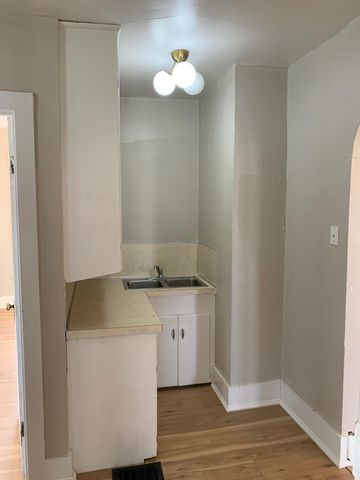 706 W 12th Street, Cedar Falls, IA 50613