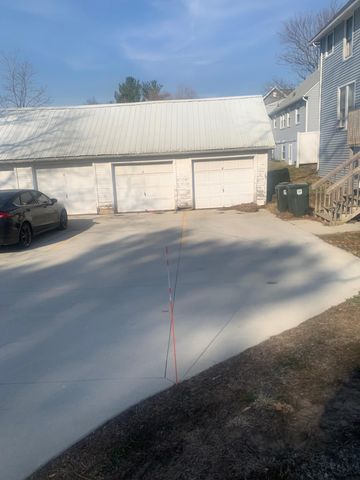 706 W 12th Street, Cedar Falls, IA 50613