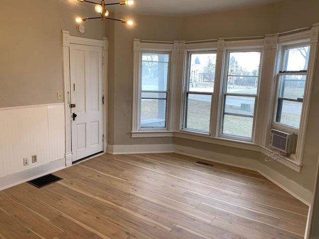 706 W 12th Street, Cedar Falls, IA 50613