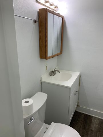 706 W 12th Street, Cedar Falls, IA 50613