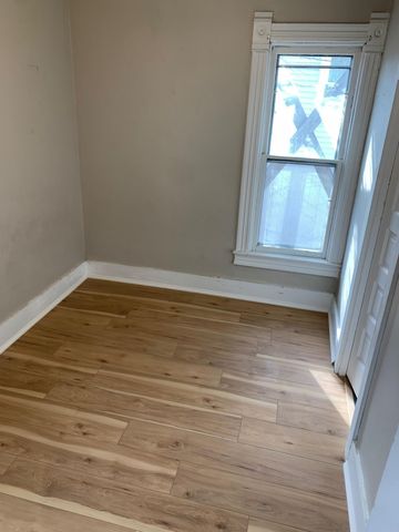 706 W 12th Street, Cedar Falls, IA 50613