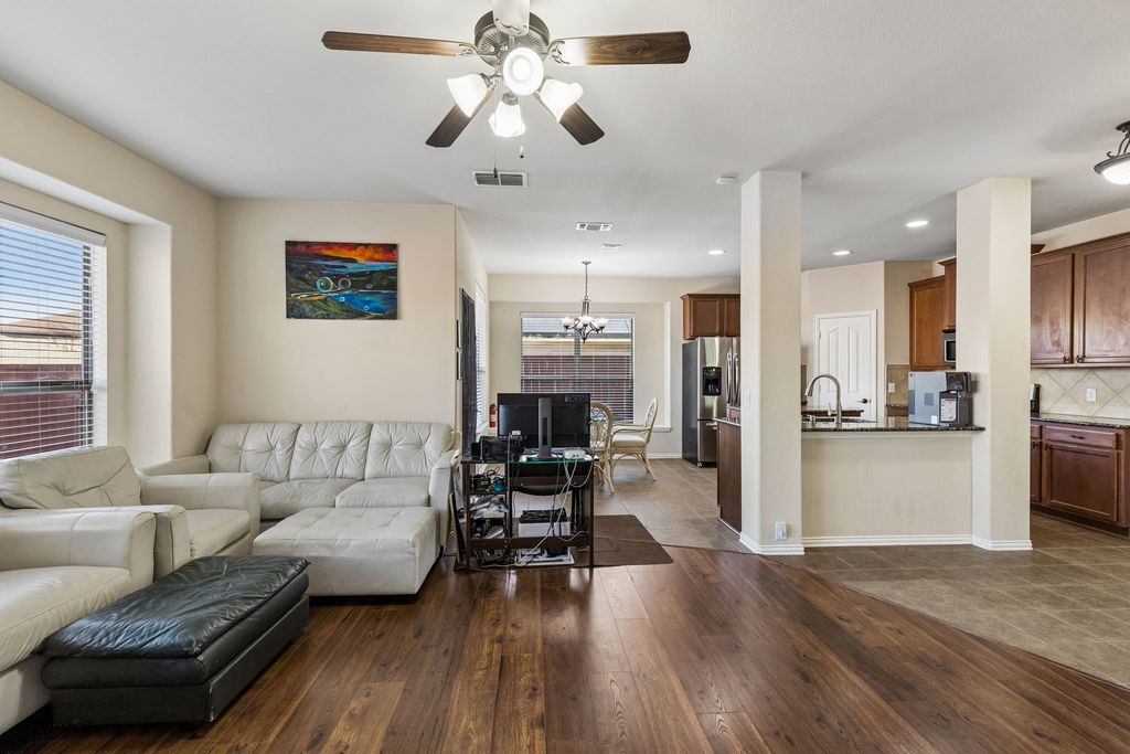 2505 Cain River Drive, Little Elm, TX 75068 — photo 2