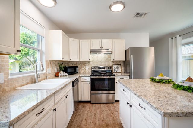 306 Foster Street, Tomball, TX 77375