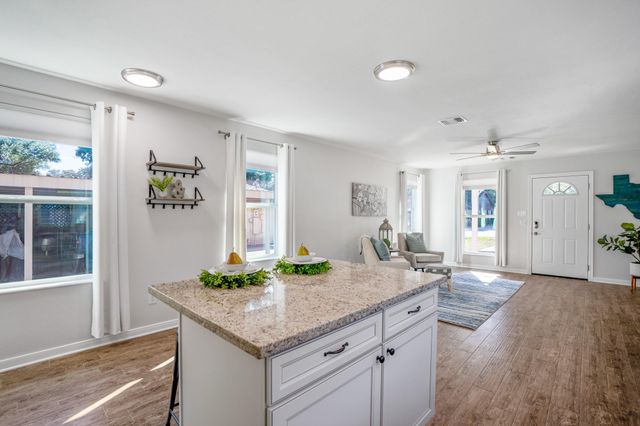 306 Foster Street, Tomball, TX 77375