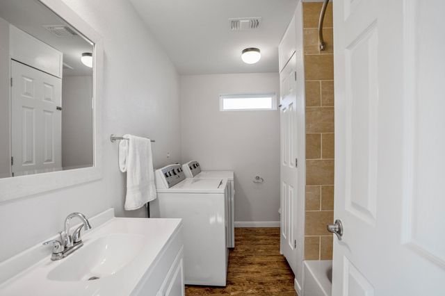 306 Foster Street, Tomball, TX 77375