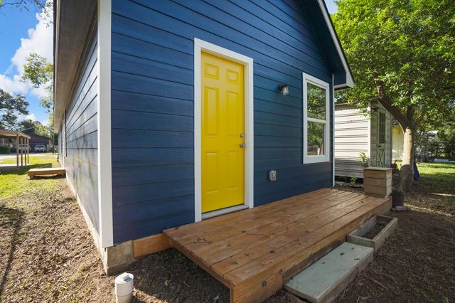 306 Foster Street, Tomball, TX 77375