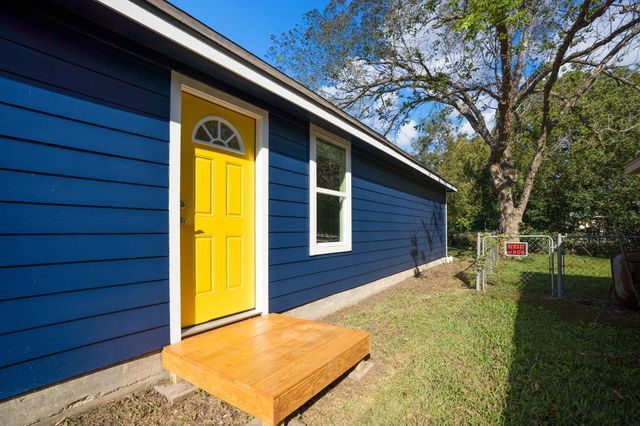 306 Foster Street, Tomball, TX 77375