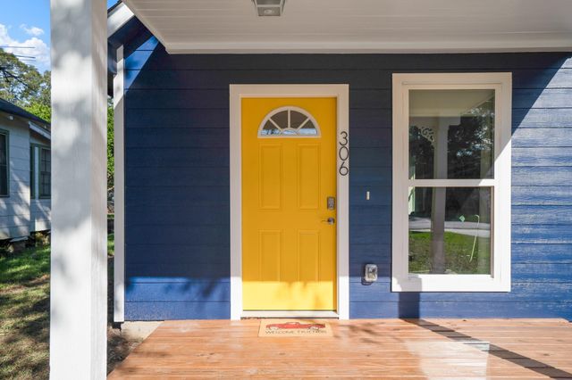 306 Foster Street, Tomball, TX 77375